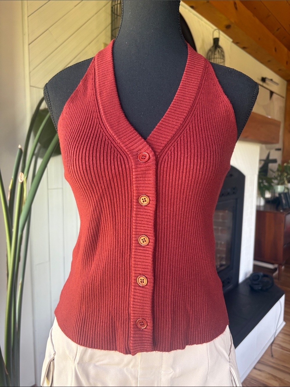 ONE•K Ribbed V-Neck Tank in Brick Red